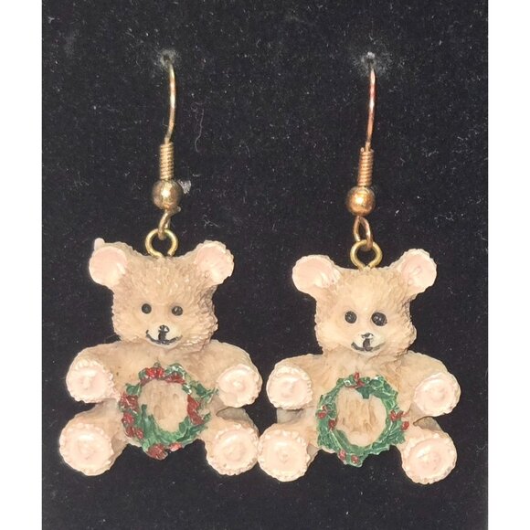 Teddy Bear Christmas Dangle Earrings With Wreath Design Lightweight - Picture 1 of 4
